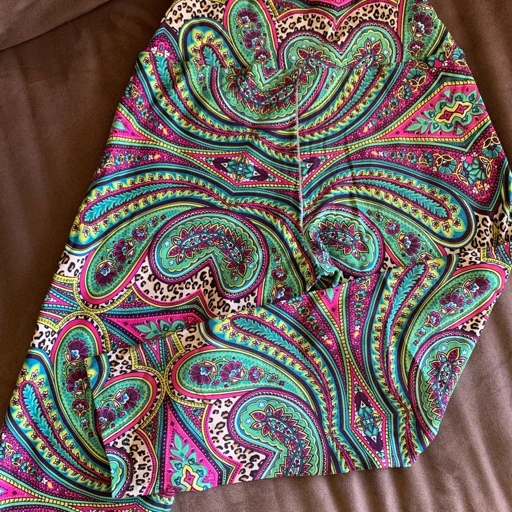Buttery soft liquido leggings upf50 size M